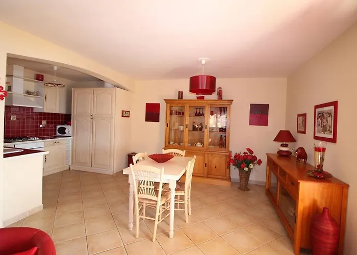 U Melu Grand T3 Rouge En Rez De Jardin Apartment