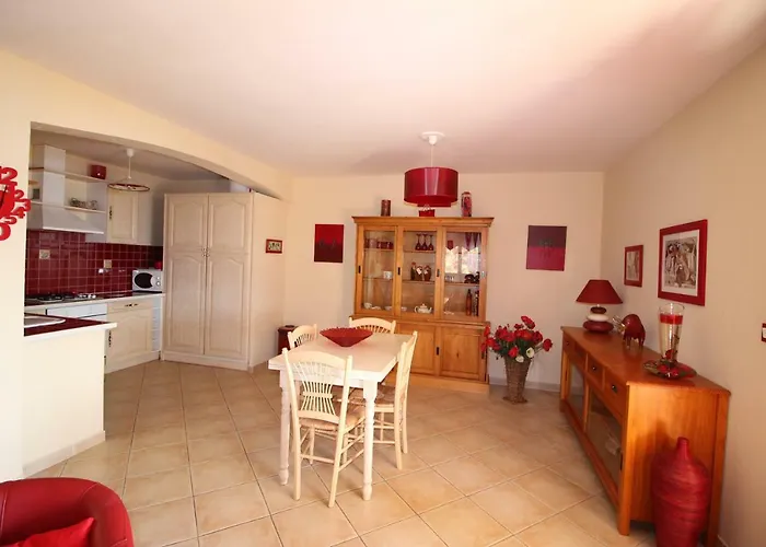 U Melu Grand T3 Rouge En Rez De Jardin Apartman *